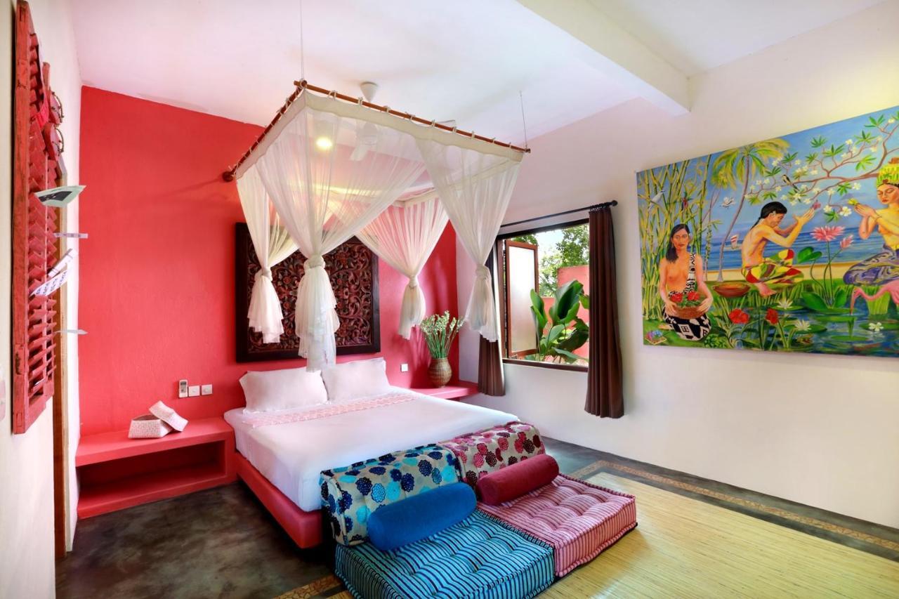 Pinkcoco - Constant Surprises & For Cool Adults Only होटल