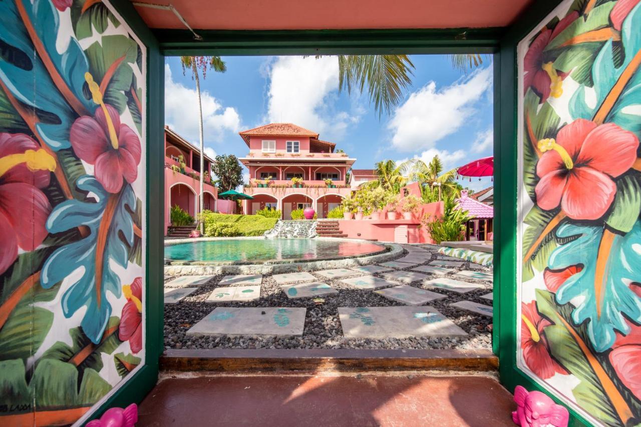 Pinkcoco - Constant Surprises & For Cool Adults Only 3* Uluwatu (Bali)