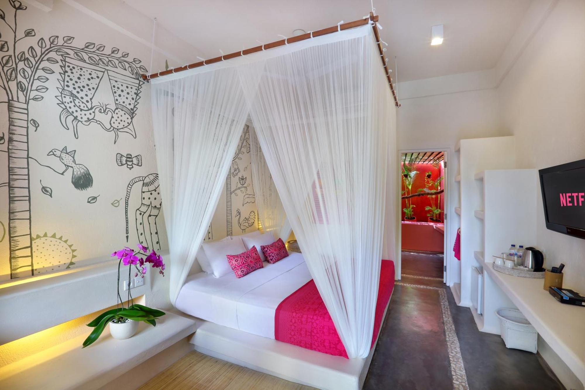 होटल Pinkcoco - Constant Surprises & For Cool Adults Only 3*