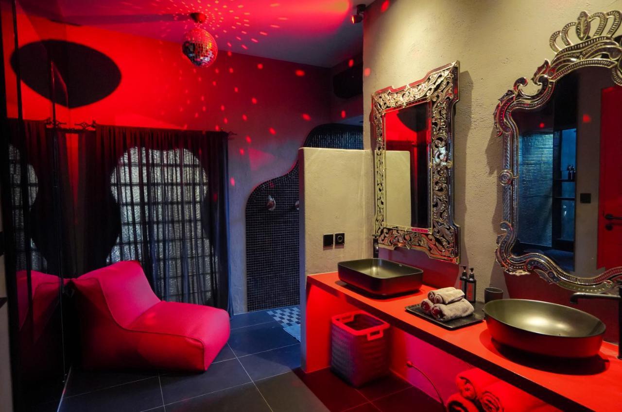 Pinkcoco - Constant Surprises & For Cool Adults Only Hotel 3*