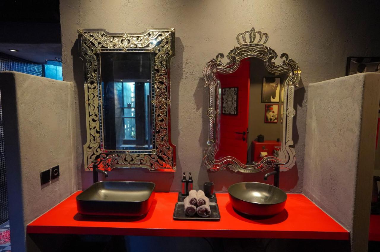 Pinkcoco - Constant Surprises & For Cool Adults Only Hotel 3*