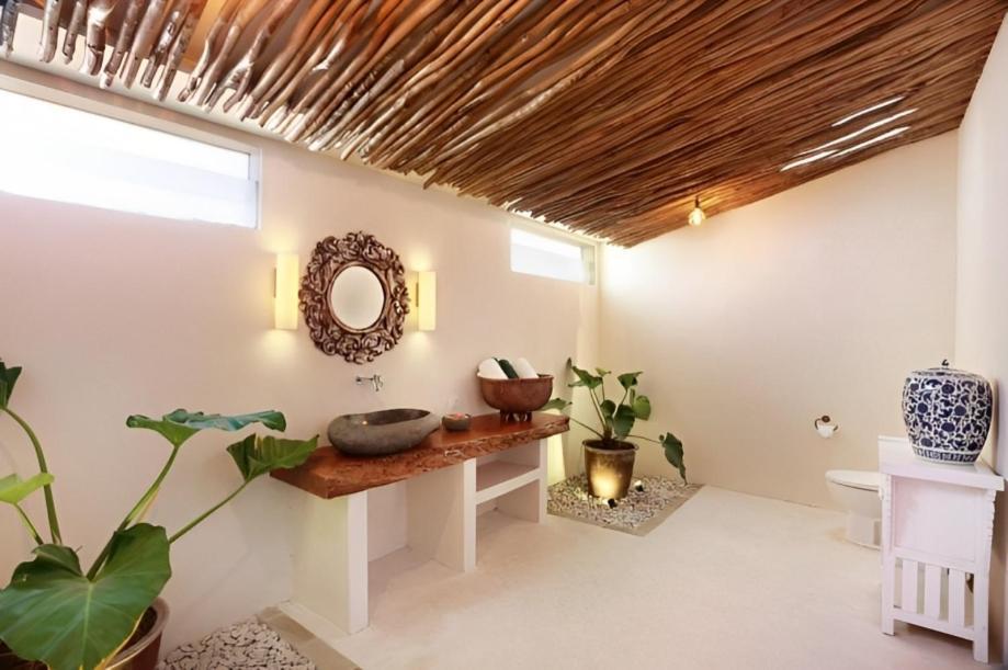 Pinkcoco - Constant Surprises & For Cool Adults Only Hotel Uluwatu