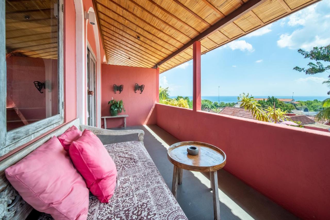 Pinkcoco - Constant Surprises & For Cool Adults Only Hotel Uluwatu