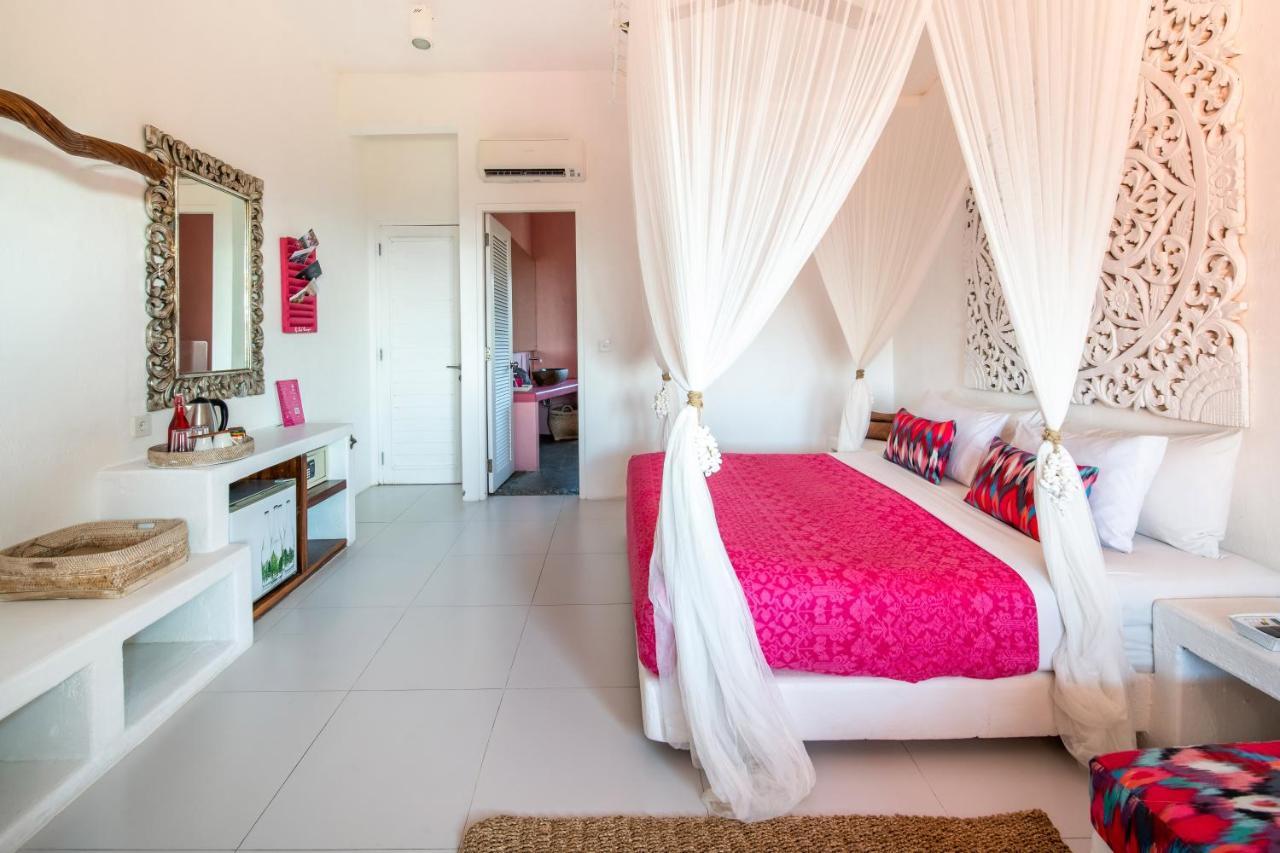 Pinkcoco - Constant Surprises & For Cool Adults Only 3* Uluwatu