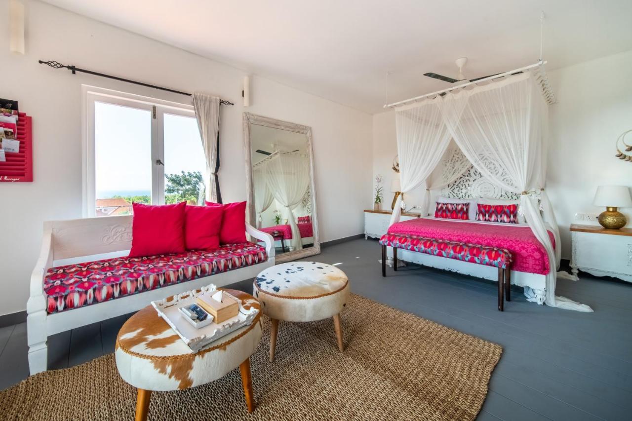 Pinkcoco - Constant Surprises & For Cool Adults Only Hotel Uluwatu