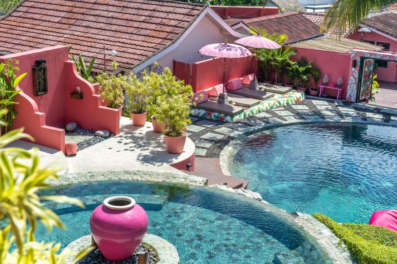 Hotel Pinkcoco - Constant Surprises & For Cool Adults Only Uluwatu
