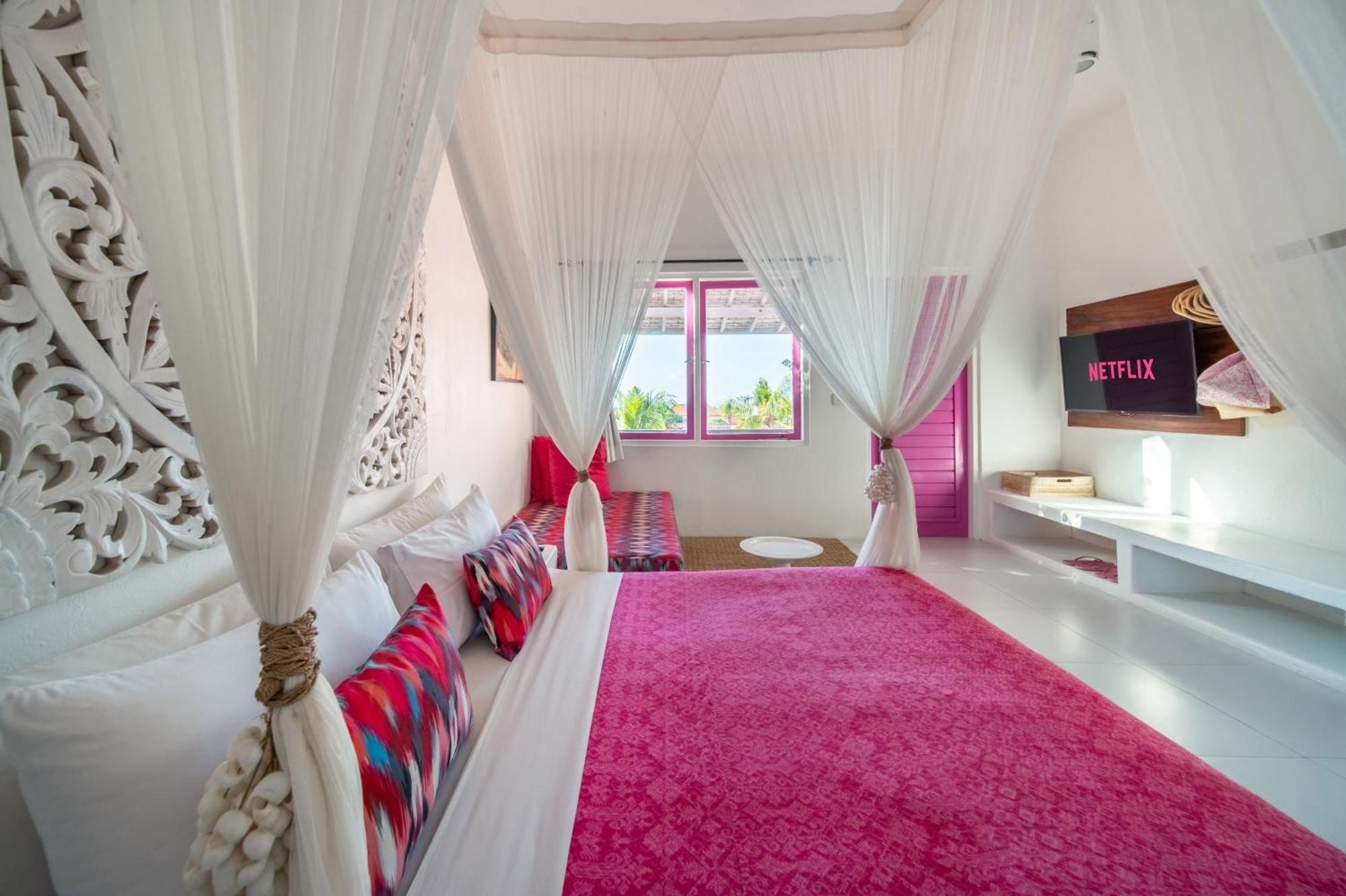 Pinkcoco - Constant Surprises & For Cool Adults Only 3* Uluwatu